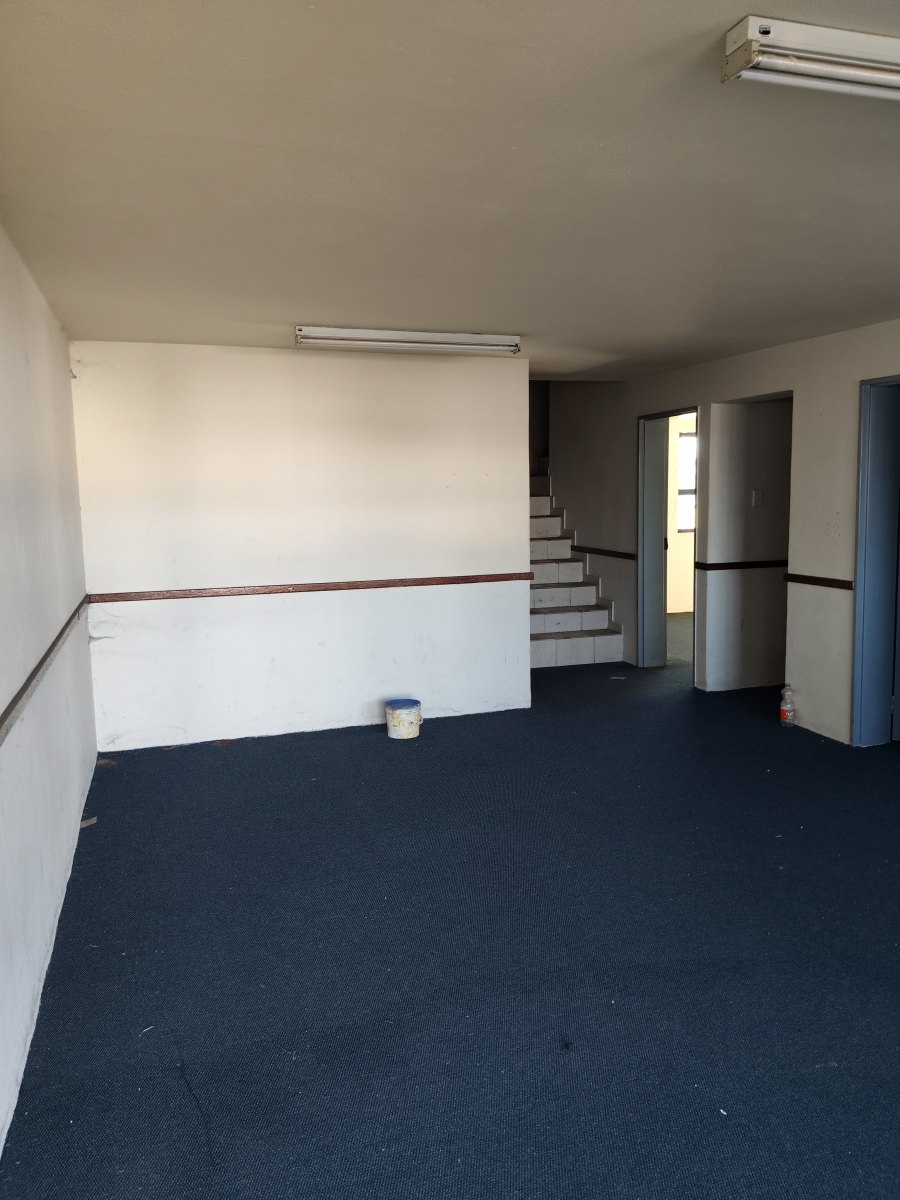 To Let Commercial Property for Rent in Okavango Park Western Cape